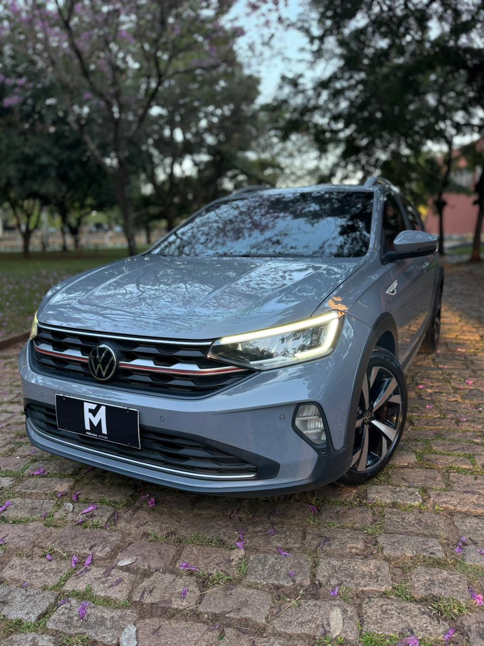 VW Taos Cinza