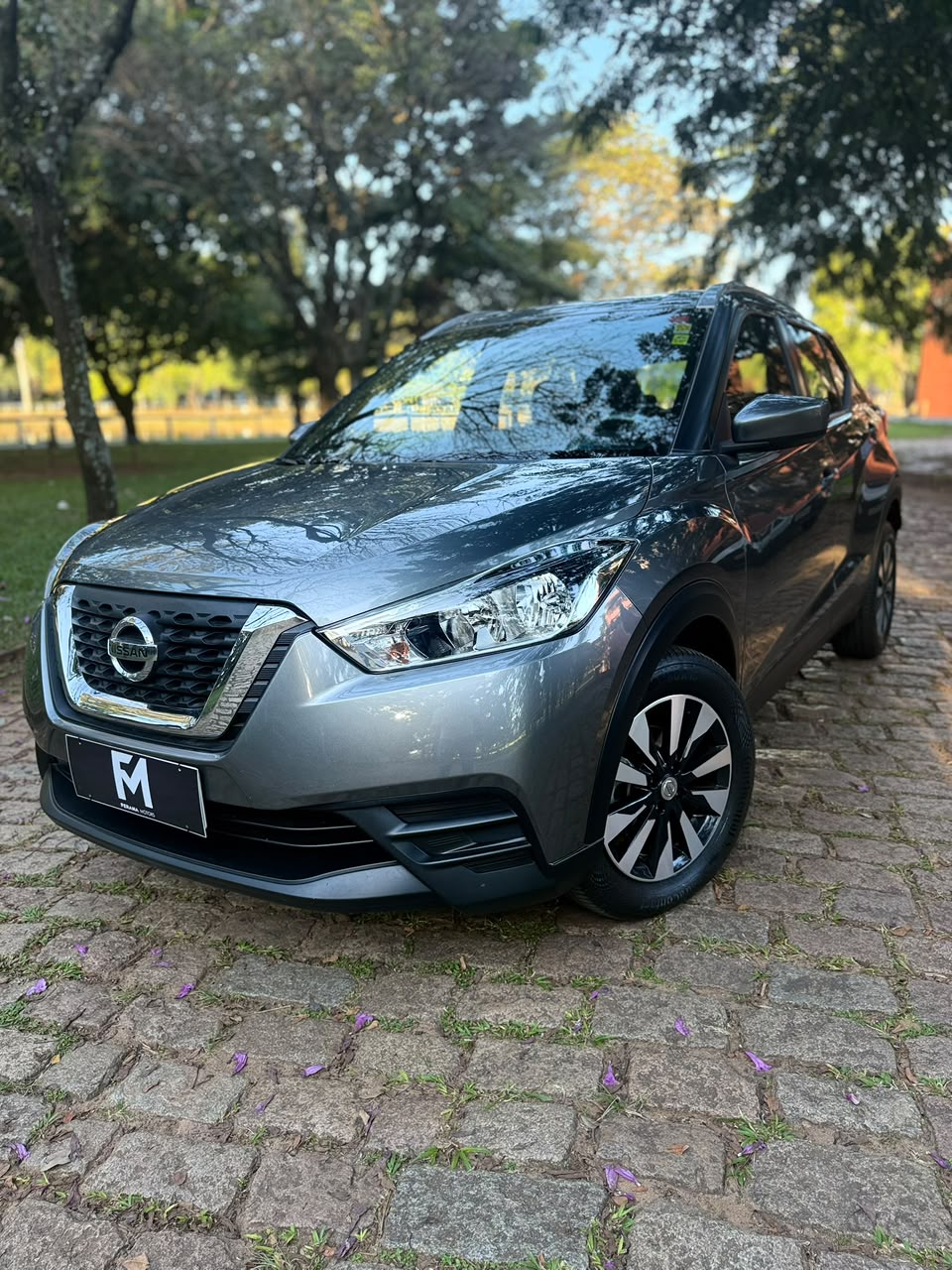 Nissan Kicks Cinza