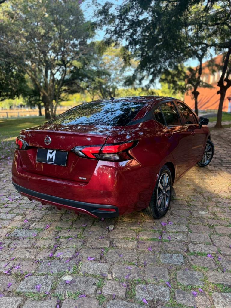 Detalhe lateral do Nissan Versa Advance 2022