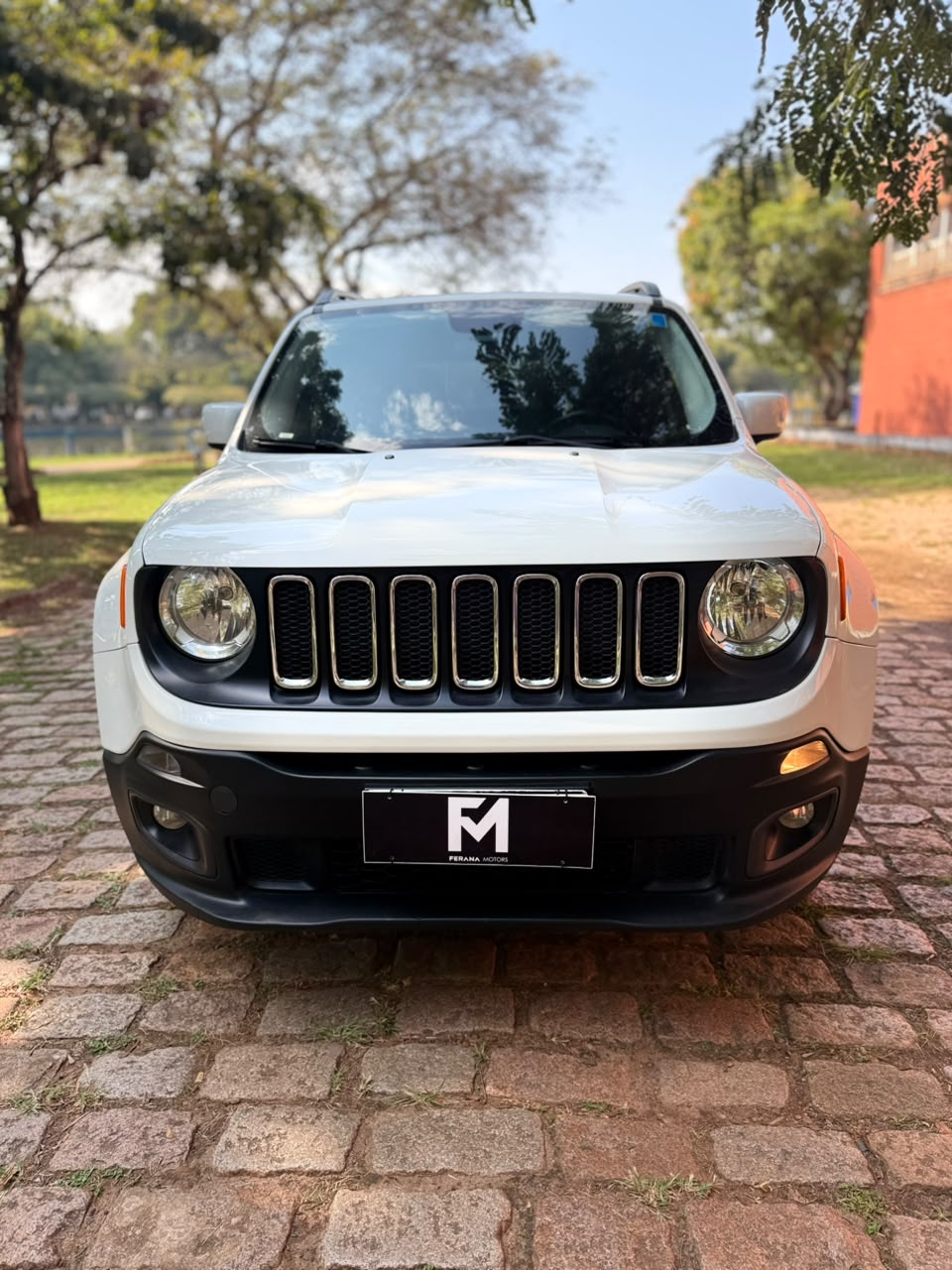Jeep Renegade Longitude 2018 - Lateral frente